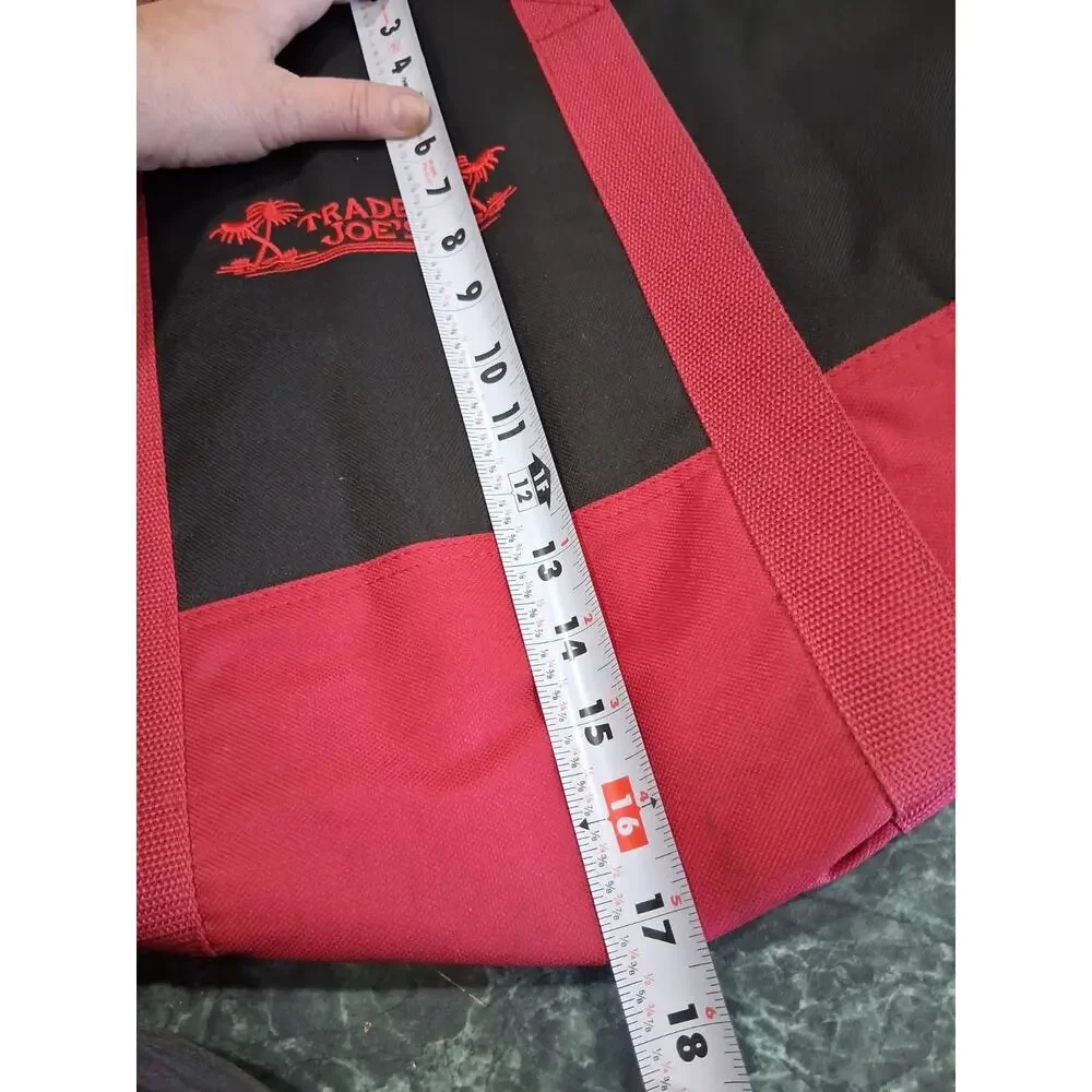 Trader Joe’s XL Insulated Tote Bag Black Red Reusable Grocery Cooler Beach Trip